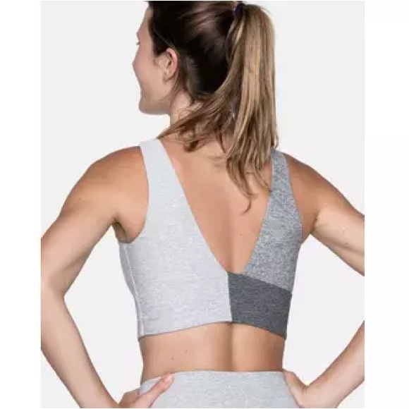 NWOT Outdoor Voices Tri-Tone Workout Set - Picture 1 of 6